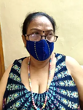 Snapshot of heera-rani chatting on November 2025 12:43:02 PM heera-rani online show from November 2025 12:43:02 PM