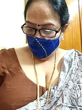 Snapshot of heera-rani chatting on December 2025 05:35:01 AM heera-rani online show from December 2025 05:35:01 AM