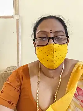 Snapshot of heera-rani chatting on June 2026 05:45:01 AM heera-rani online show from June 2026 05:45:01 AM