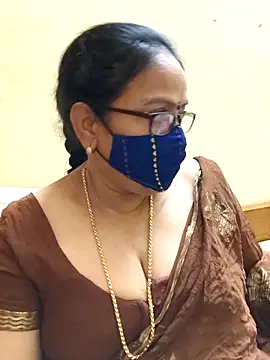 Snapshot of heera-rani chatting on November 2025 05:11:01 AM heera-rani online show from November 2025 05:11:01 AM