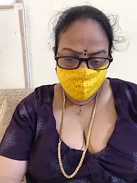 Snapshot of heera-rani chatting on June 2026 05:18:02 AM heera-rani online show from June 2026 05:18:02 AM