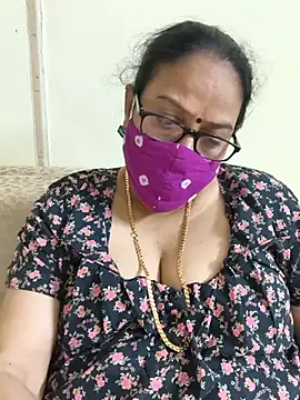 Snapshot of heera-rani chatting on June 2026 01:50:01 PM heera-rani online show from June 2026 01:50:01 PM