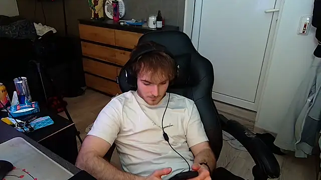 Snapshot of Rudi2007Eye chatting on March 2026 07:03:02 PM Rudi2007Eye online show from March 2026 07:03:02 PM