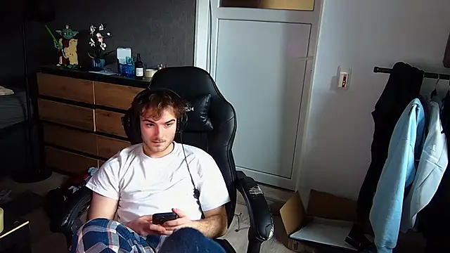 Snapshot of Rudi2007Eye chatting on February 2026 09:42:02 AM Rudi2007Eye online show from February 2026 09:42:02 AM