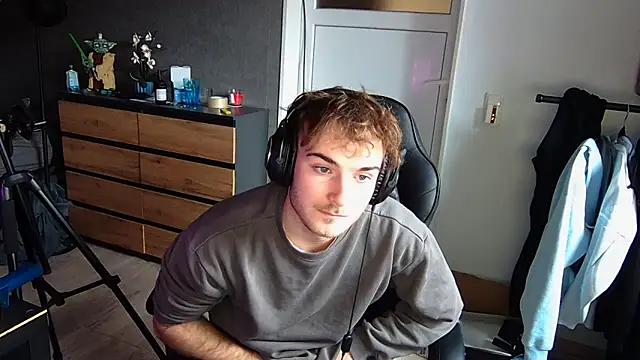 Snapshot of Rudi2007Eye chatting on February 2026 02:28:01 PM Rudi2007Eye online show from February 2026 02:28:01 PM