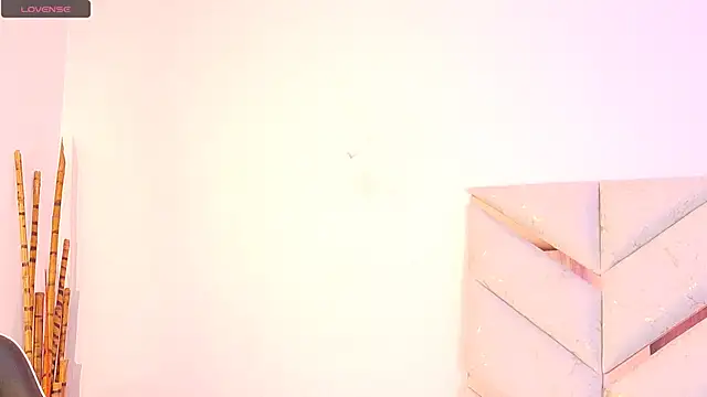 Snapshot of AlanaDoll chatting on March 2026 08:09:02 PM AlanaDoll online show from March 2026 08:09:02 PM