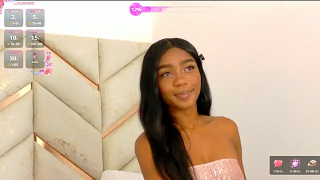 Snapshot of AlanaDoll chatting on October 2025 02:45:01 AM AlanaDoll online show from October 2025 02:45:01 AM
