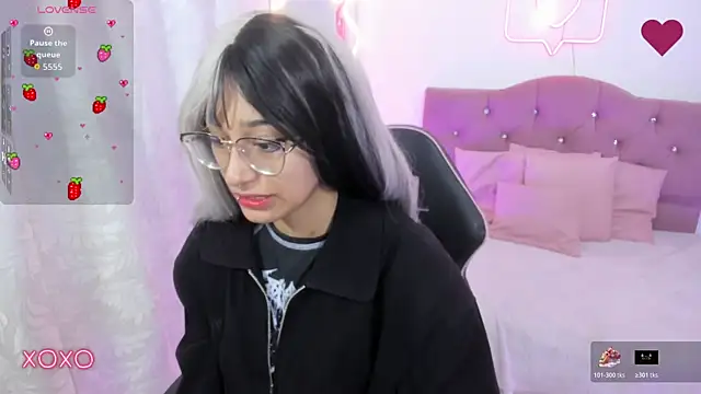 HANNI TAY online show from December 2025 11:42:01 AM