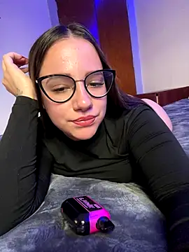 AlessiaaRuso1 online show from September 2025 05:56:01 PM