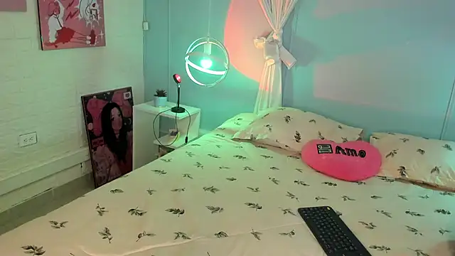 Hannahpage online show from October 2025 12:04:01 PM