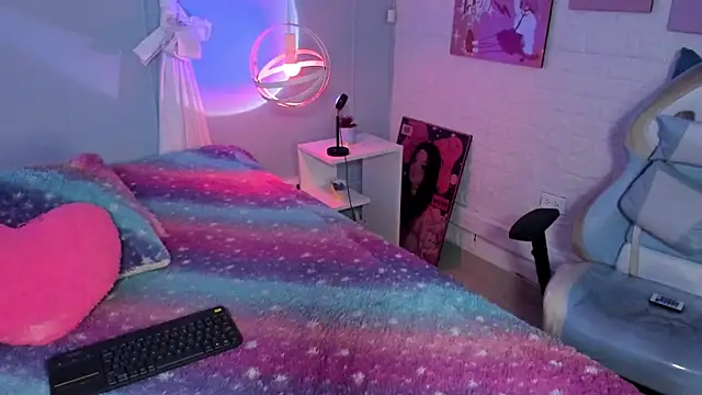 Hannahpage online show from November 2025 11:58:02 AM