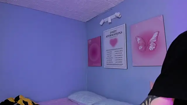 Hannahpage online show from March 2026 12:50:02 PM