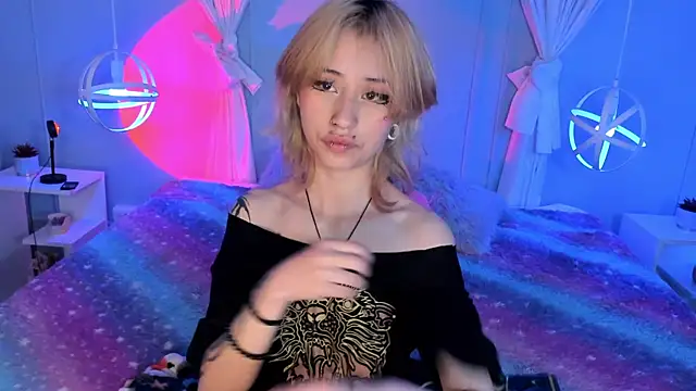 Snapshot of Hannahpage chatting on October 2025 11:45:01 AM Hannahpage online show from October 2025 11:45:01 AM