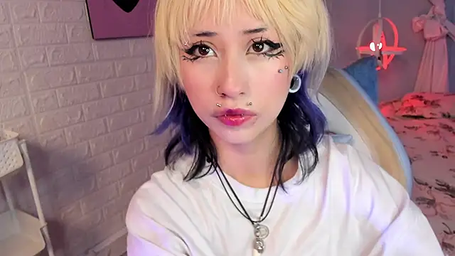 Hannahpage online show from November 2025 12:39:01 PM