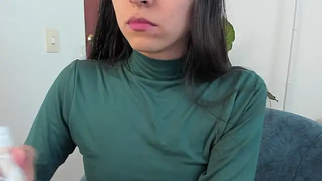 canelleGarces online show from April 2026 06:23:01 PM