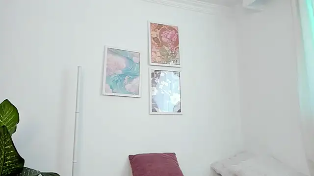 canelleGarces online show from April 2026 07:58:02 PM