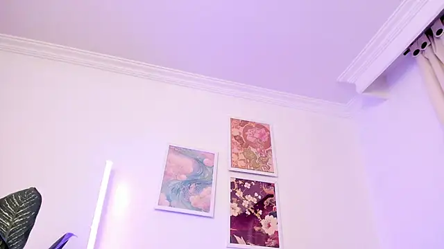 canelleGarces online show from April 2026 11:50:01 PM