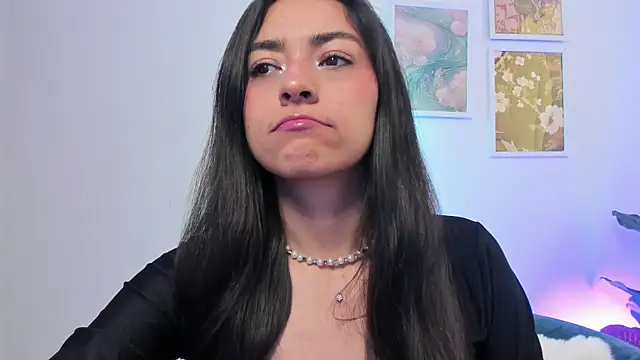 canelleGarces online show from November 2025 04:30:01 PM