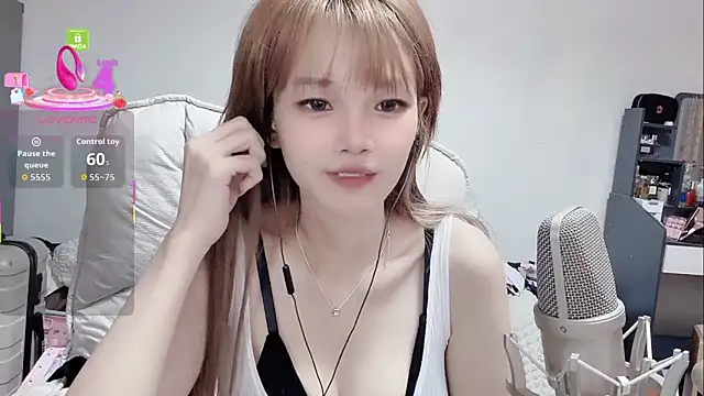 twlilybae online show from February 2026 11:31:02 AM