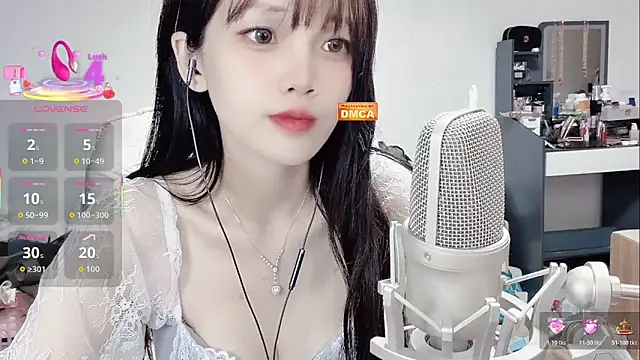 twlilybae online show from March 2026 11:43:01 AM