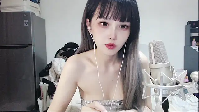 Snapshot of twlilybae chatting on June 2026 03:34:02 AM twlilybae online show from June 2026 03:34:02 AM