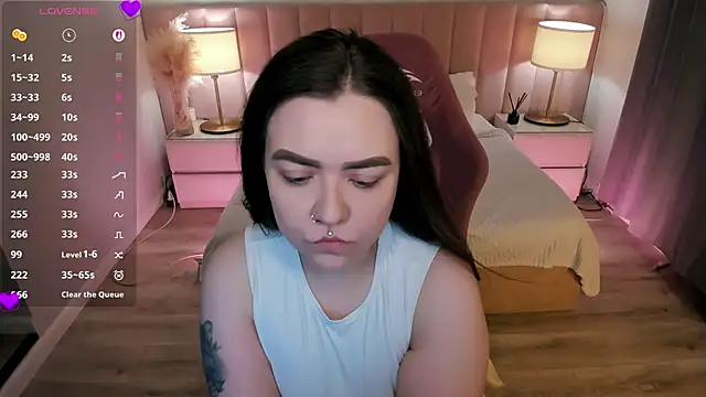 ashton heidii online show from April 2026 12:01:01 AM