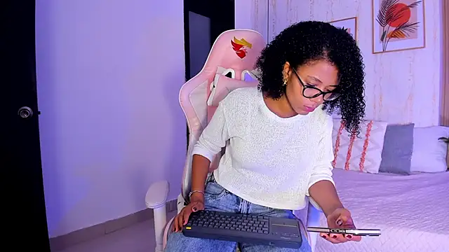 Ayleen Dunkan online show from November 2025 12:43:01 PM