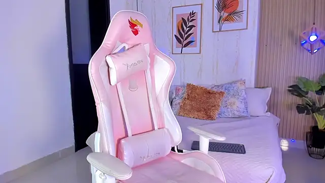 Ayleen Dunkan online show from December 2025 12:55:01 PM