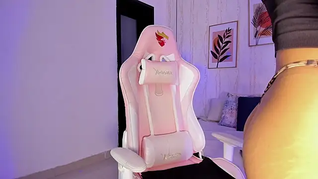 Ayleen Dunkan online show from November 2025 02:18:01 PM