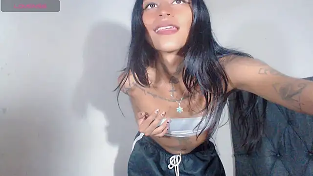 Snapshot of deborahotts chatting on November 2025 04:07:01 AM deborahotts online show from November 2025 04:07:01 AM