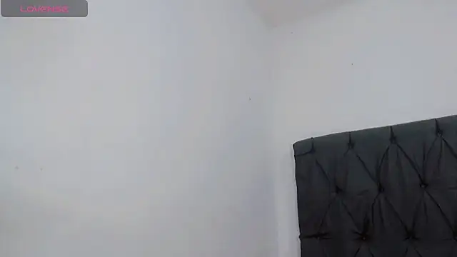 Snapshot of deborahotts chatting on November 2025 04:38:02 AM deborahotts online show from November 2025 04:38:02 AM