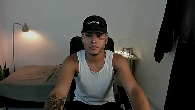 crow black00 online show from October 2025 09:38:01 PM