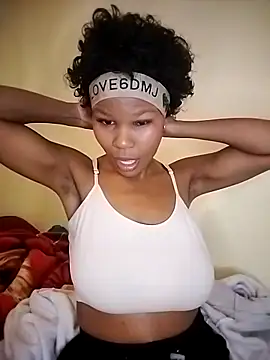 Snapshot of Seductive_Yellow_Titties chatting on November 2025 08:30:01 AM Seductive Yellow Titties online show from November 2025 08:30:01 AM