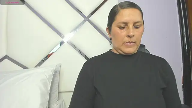 KikaDuque online show from May 2026 07:07:01 PM