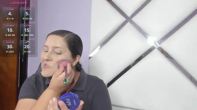 KikaDuque online show from June 2026 07:36:01 PM