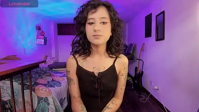 Snapshot of atenea_dragon__ chatting on November 2025 08:01:02 PM atenea dragon online show from November 2025 08:01:02 PM