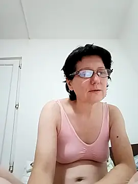 Vera Elle online show from November 2025 05:47:01 PM