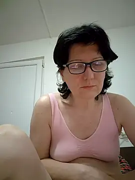 Vera Elle online show from February 2026 07:27:02 PM