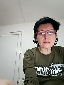 Vera Elle online show from November 2025 07:25:01 PM