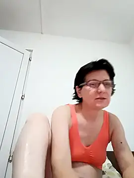 Vera Elle online show from October 2025 03:20:01 PM