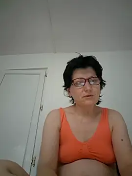 Vera Elle online show from May 2026 04:54:01 PM