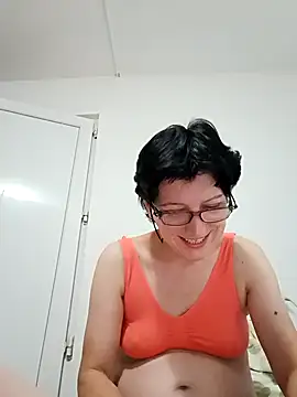 Vera Elle online show from October 2025 06:08:01 PM