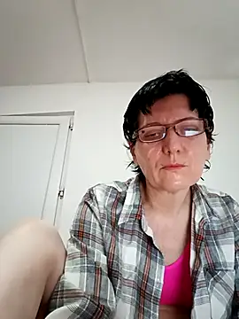 Vera Elle online show from November 2025 12:48:02 AM