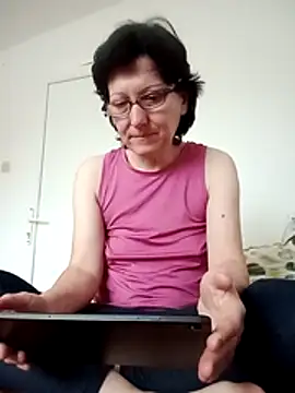 Vera Elle online show from December 2025 08:25:02 AM