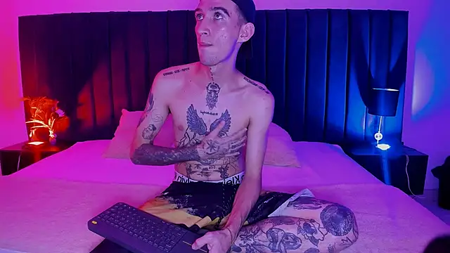 dominik thompson777 online show from September 2025 04:19:02 AM