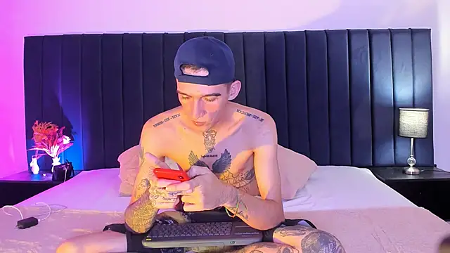 dominik thompson777 online show from September 2025 05:02:01 AM