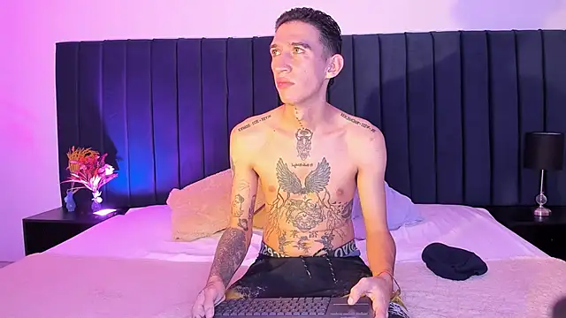 dominik thompson777 online show from September 2025 01:23:02 AM