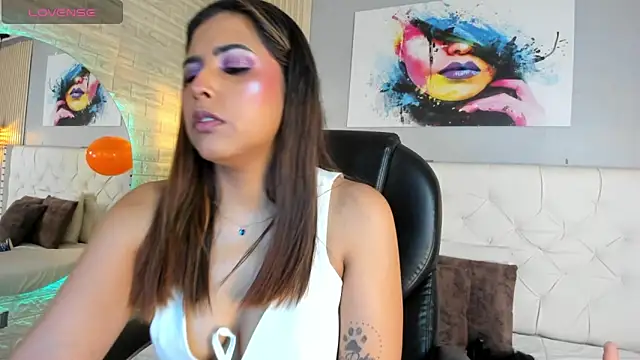 scarletbaker  online show from April 2026 10:55:01 PM