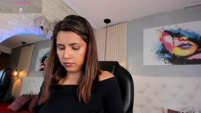 scarletbaker  online show from October 2025 05:26:01 PM