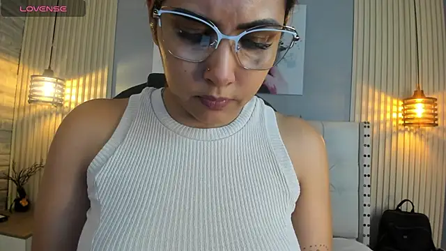 scarletbaker  online show from April 2026 10:16:01 PM